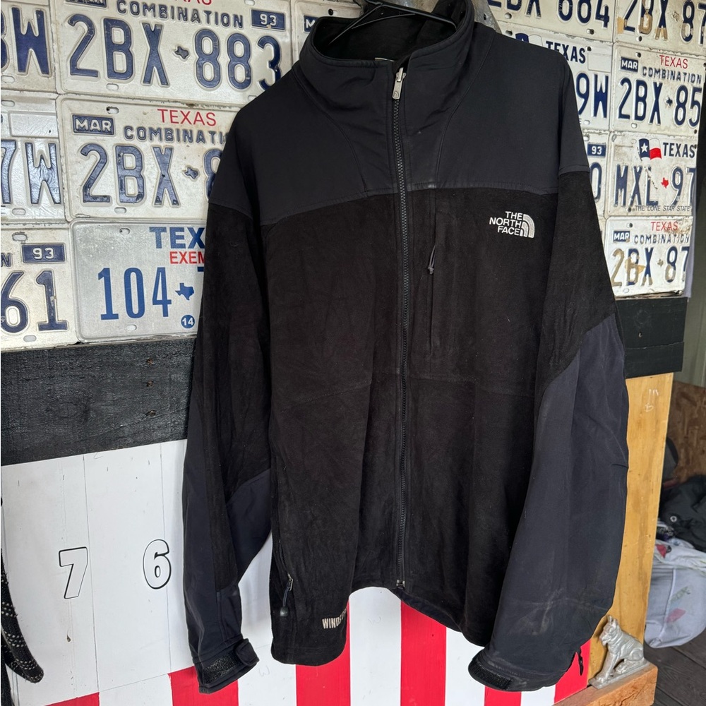 The north face wind stopper XL
